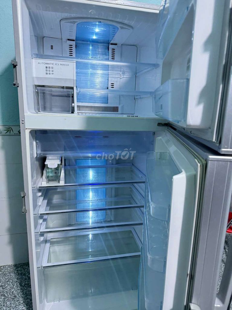 Trả nhà cần thanh lý Tủ lạnh Toshiba 528 lít Đen. Mua bán Tủ lạnh tại Thị xã Phú Mỹ Bà Rịa - Vũng Tàu được đăng bởi Trang hình 1