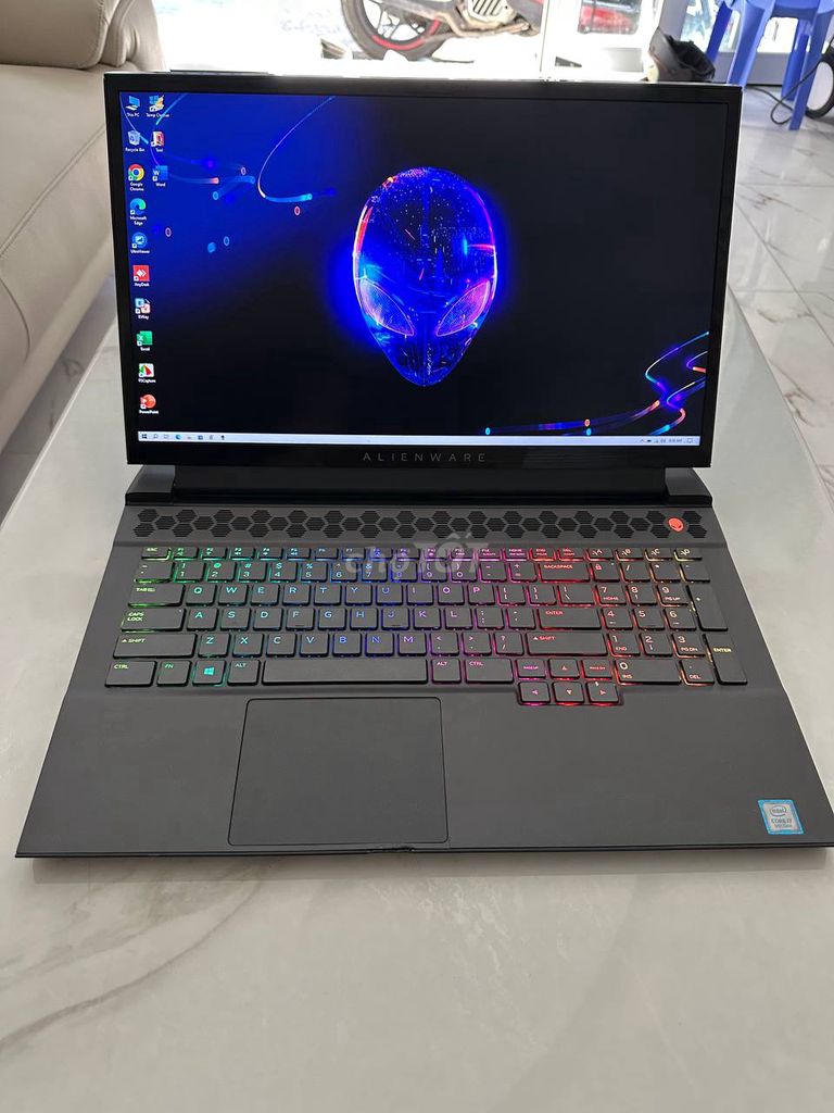 Dell Alienware M17 R2 - i7 9750H, RTX 1660Ti GAME