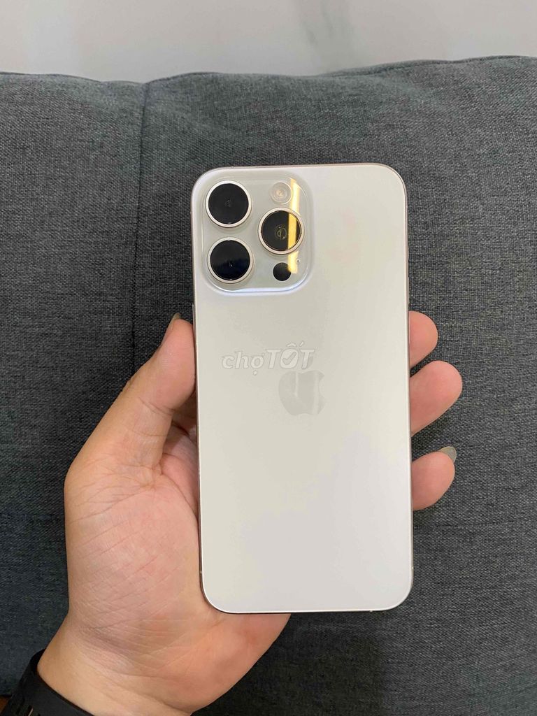 Apple iPhone 15 Pro Max 256GB Trắng 100% pin. Mua bán Điện thoại tại Quận Ba Đình Hà Nội được đăng bởi Trần Tiến Hưng hình 1
