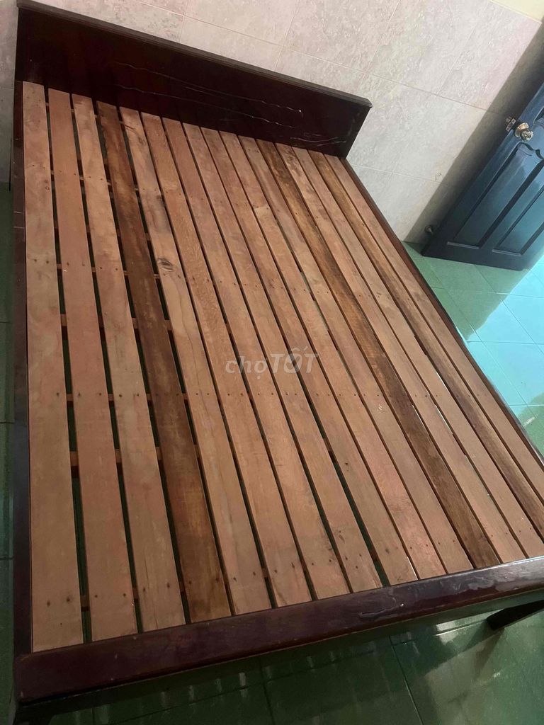 Giường Gỗ Thao Lau Nâu 1m4x2m. Mua bán Giường, chăn ga gối nệm tại Thành phố Châu Đốc An Giang được đăng bởi Lê Bình Cầm Đồ 2 hình 1