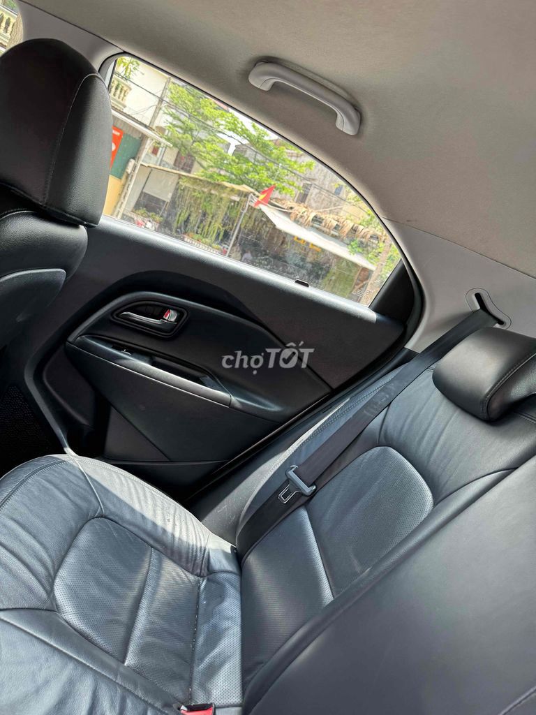 Kia Rio 2011 1.6 AT - 102000 km. Mua bán Ô tô tại Thành phố Vinh Nghệ An được đăng bởi hai hình 2