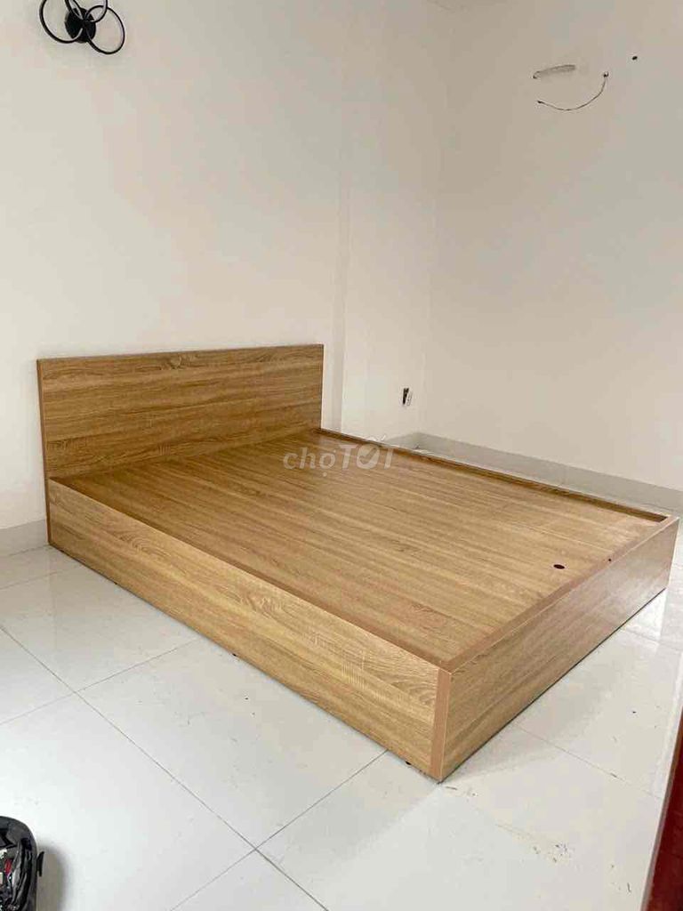 giường MDF mới 100%