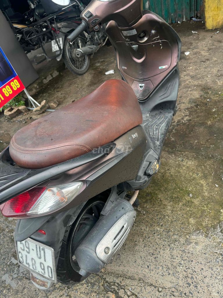 Скутер Piaggio Fly Brown