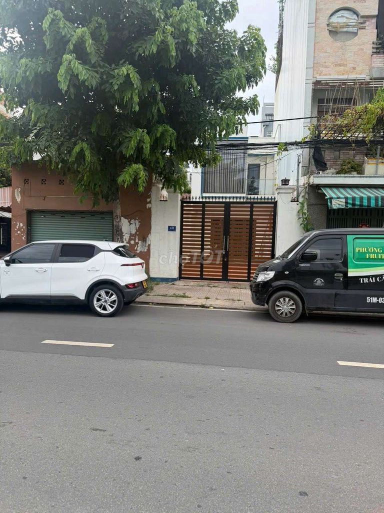 Mặt phố  đường đôi Tân Sơn, sân bay Tân Sơn Nhất