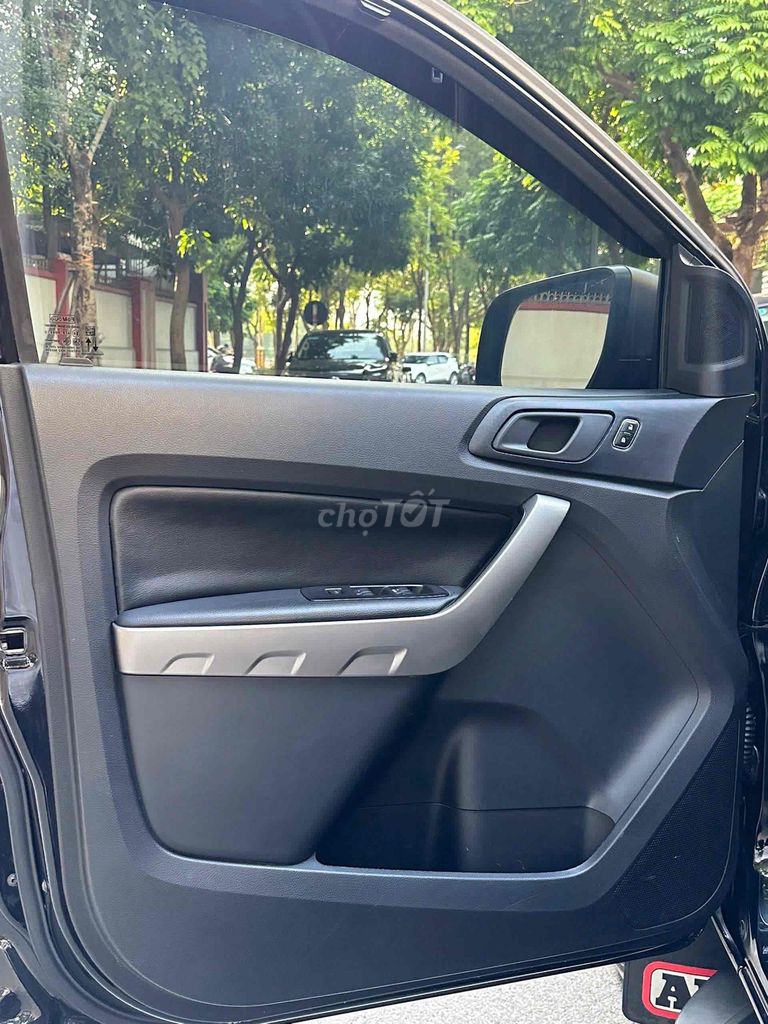 Ford Ranger XLS 2.2AT 4x2 sx 2021 màu đen đẹp. Mua bán Ô tô tại Quận Cầu Giấy Hà Nội được đăng bởi Cao Quý hình 7