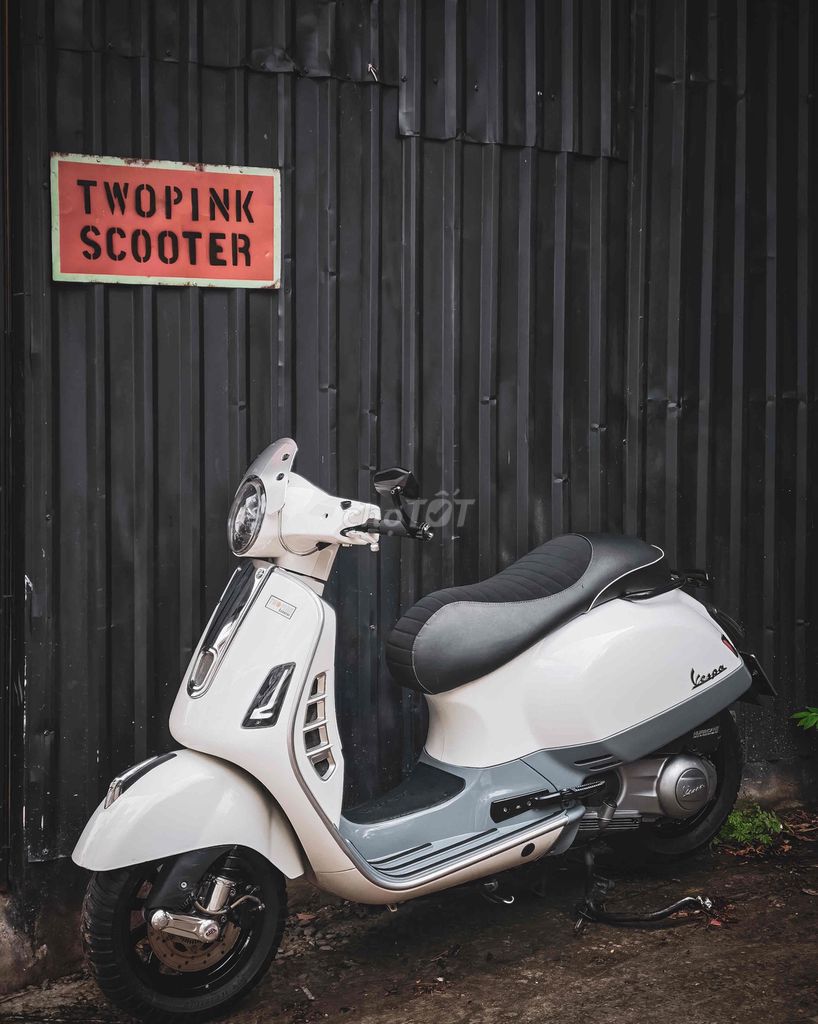 Vespa GTS300 quarsa sơn zin đẹp keng. Mua bán Xe máy tại Quận 7 Tp Hồ Chí Minh được đăng bởi Phạm Duy hình 4