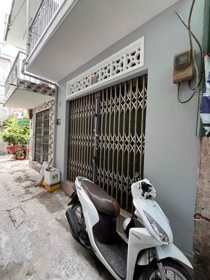 tôi cần bán nhà hẻm 477 Âu cơ, 1 trệt, 1 Lầu, giá 2,99 tỷ. Mua bán nhà ở tại Quận Tân Phú Tp Hồ Chí Minh được đăng bởi Phượng