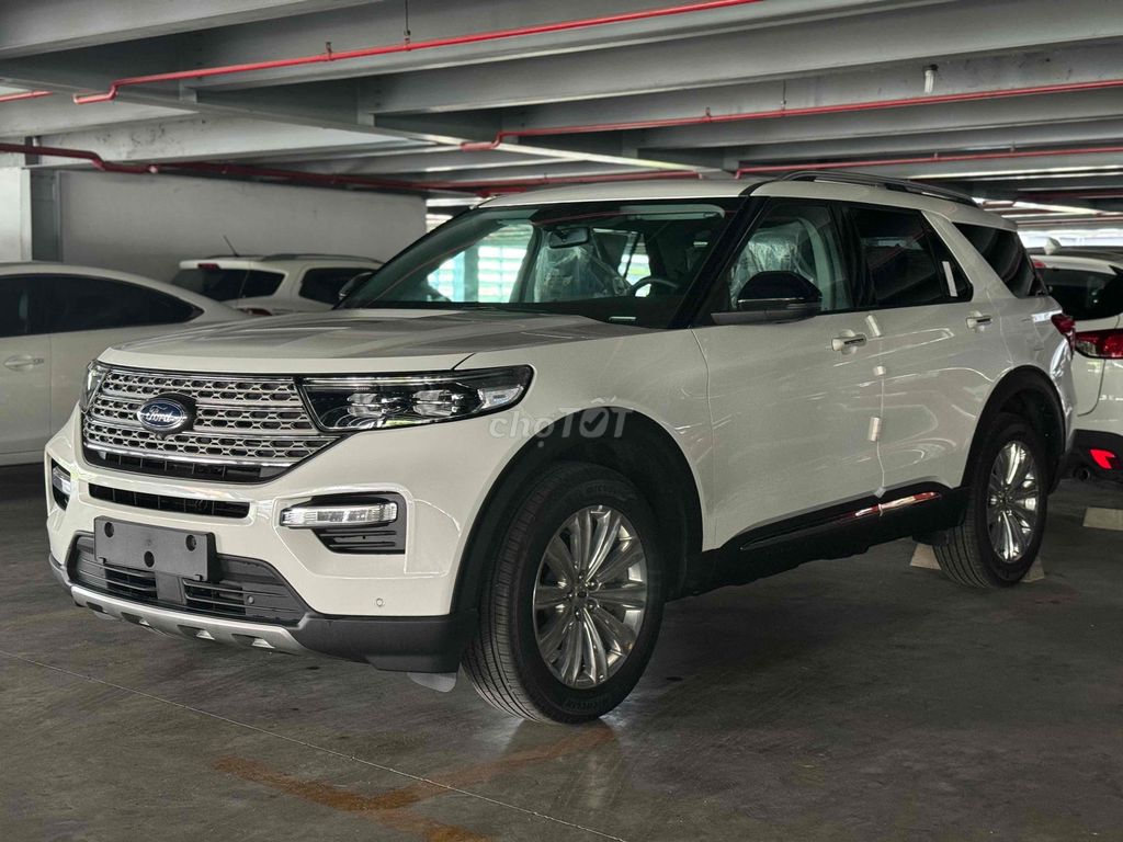 Ford Explorer Mới hoàn toàn sẵn kho giao đi Tết