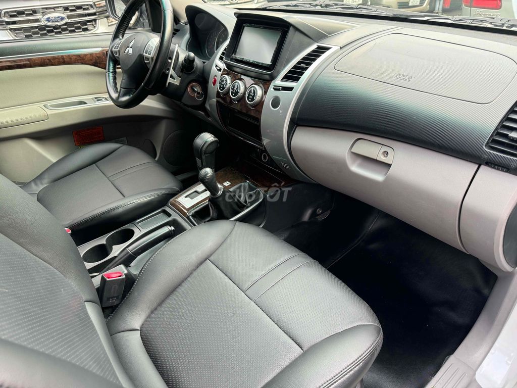 Pajero Sport sản xuất 2014 máy xăng 2 cầu. Mua bán Ô tô tại Quận Tân Bình Tp Hồ Chí Minh được đăng bởi Cương hình 6
