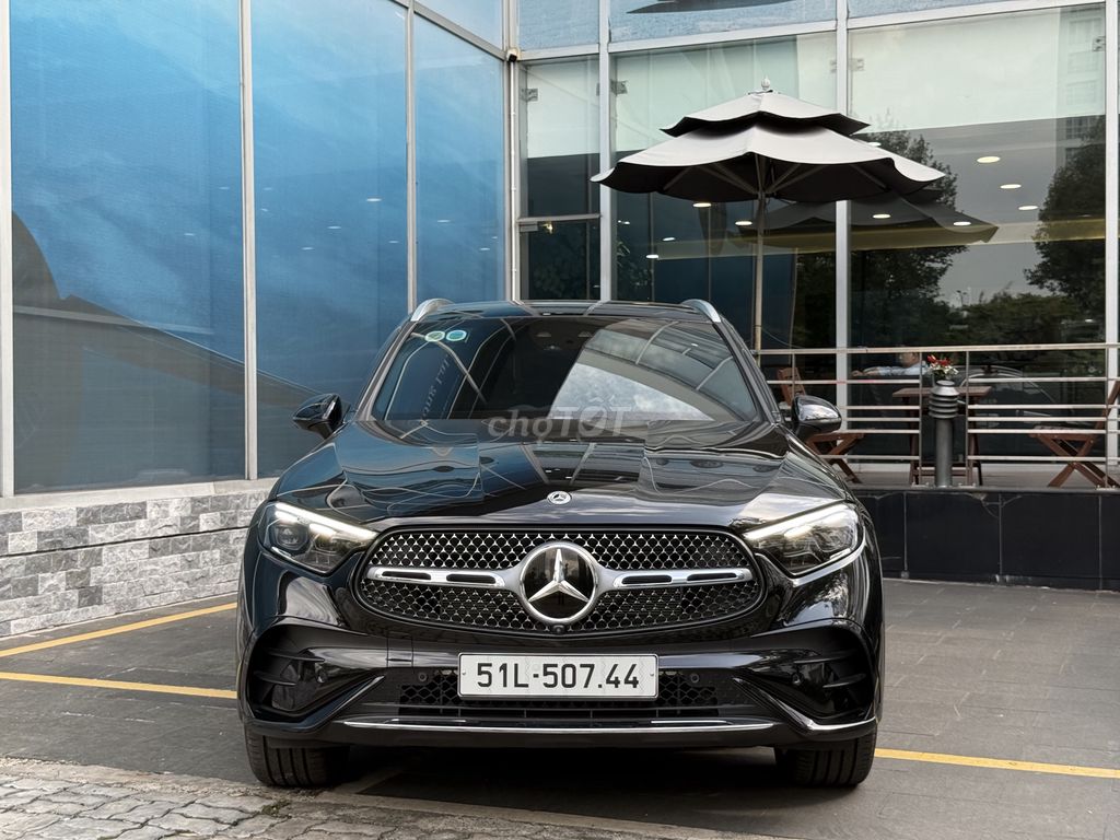 Mercedes Benz GLC 2023 GLC 300 - 100 km