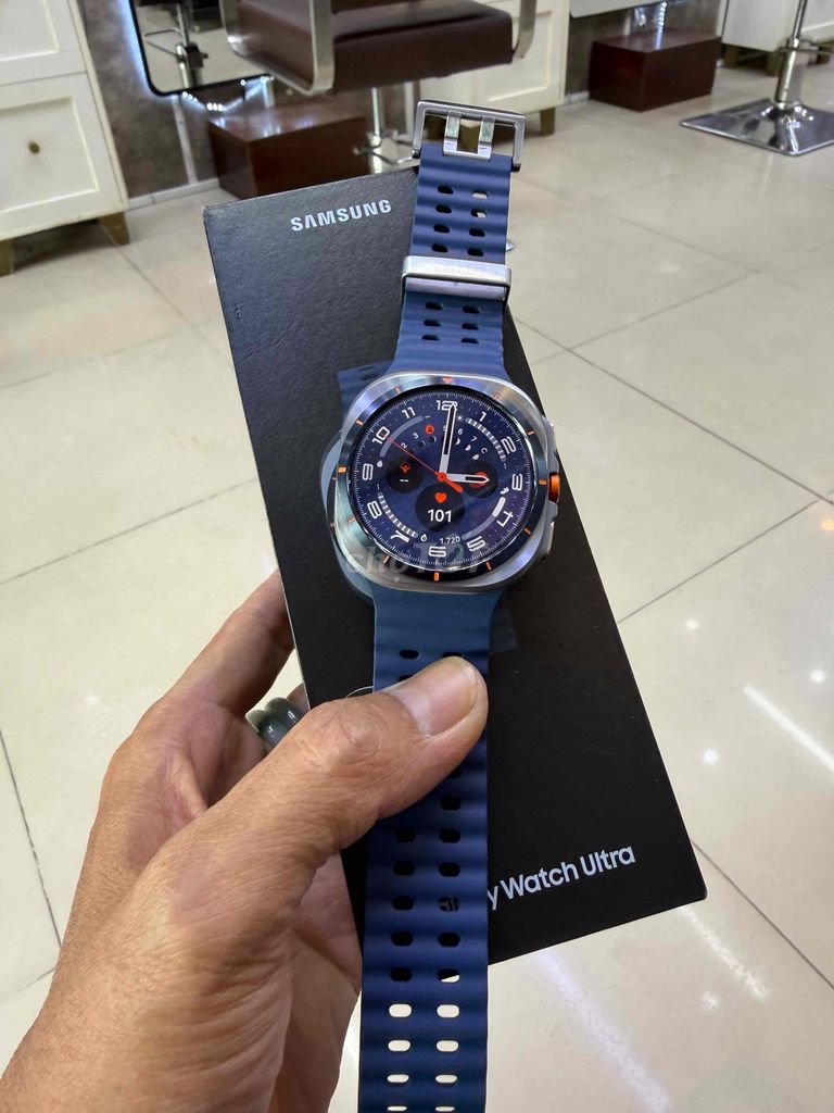 Samsung Ultra Watch 2025 fullbox Như mới. Mua bán Thiết bị đeo thông minh tại Quận Ninh Kiều Cần Thơ được đăng bởi Lavie Nguyễn  hình 1