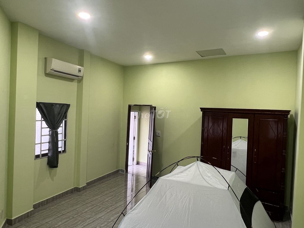 Phòng lớn 27m2, wc riêng, bếp riêng, máy lạnh, free máy giặt