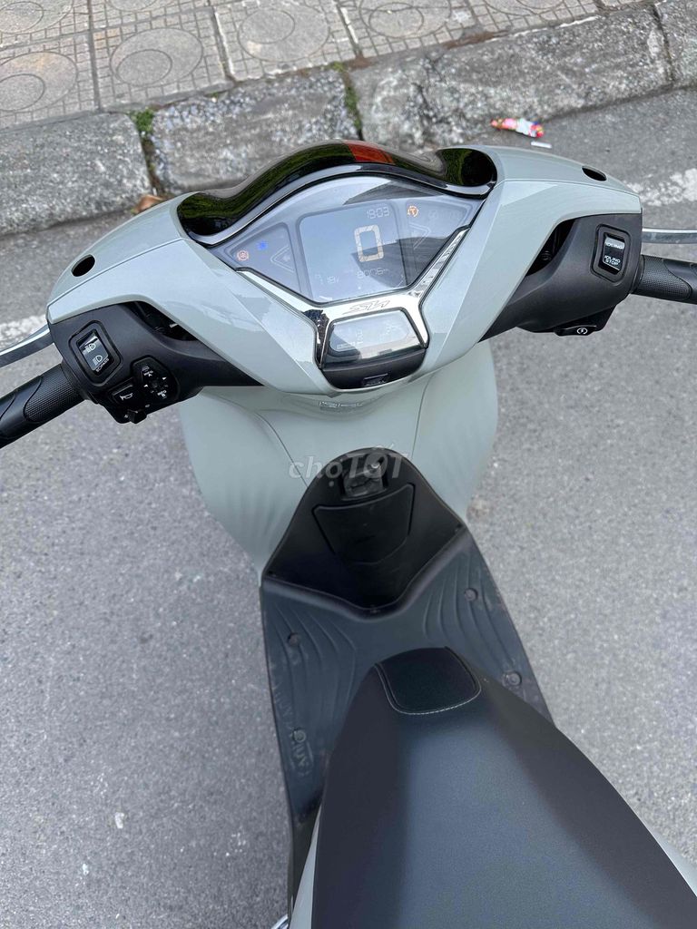 Honda SH 160 Abs 2023 - lướt mới 29C2-035.95. Mua bán Xe máy tại Quận Hoàng Mai Hà Nội được đăng bởi Xe Máy Quân Oanh  hình 6