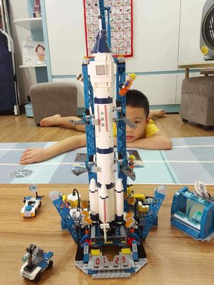 Bộ đồ chơi LEGO Lắp ghép Tàu vũ trụ 1093 chi tiết