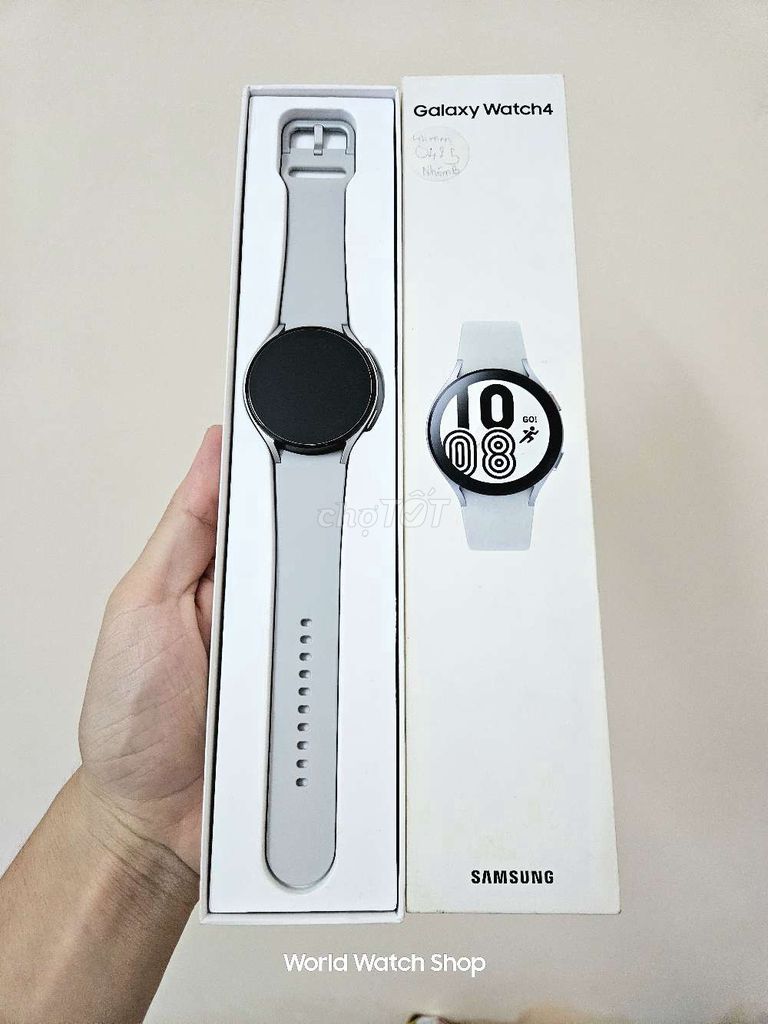 Samsung W4 44mm Bạc Fullbox chính hãng VN