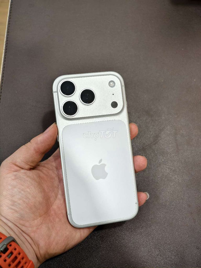 Apple iPhone 17 Pro 256GB Bạc Đã qua sử dụng. Mua bán Điện thoại tại Quận Gò Vấp Tp Hồ Chí Minh được đăng bởi TP Store Chuyên IPhone Samsung hình 1