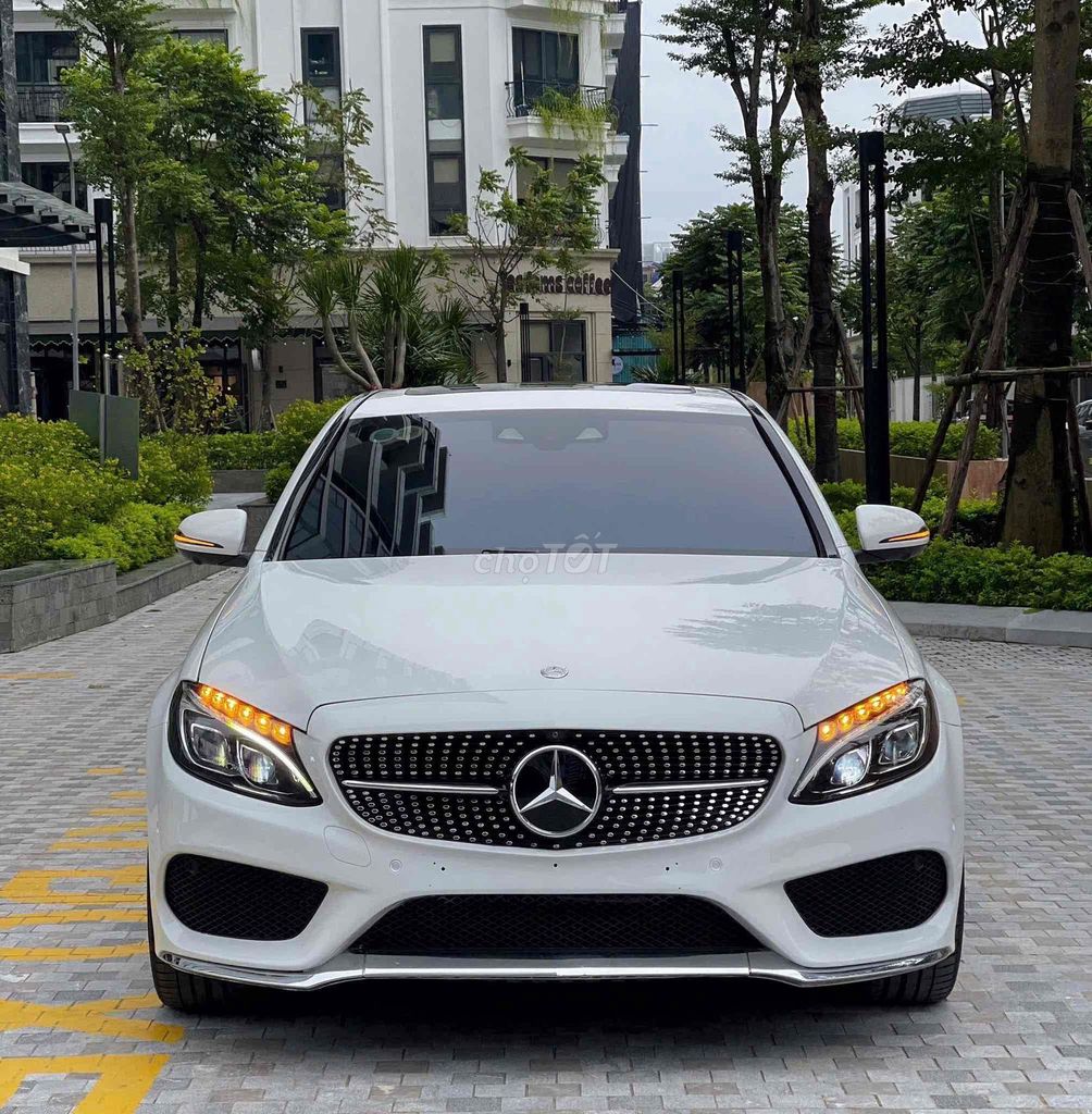 C300 AMG trắng/đỏ 2016. Mua bán Ô tô tại Quận Long Biên Hà Nội được đăng bởi Trang Gala hình 1