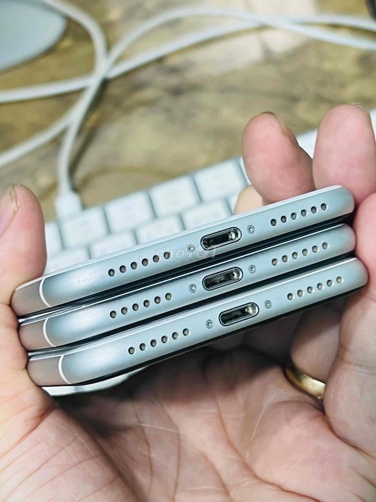 iPhone SE 2020 64GB Trắng. Mua bán Điện thoại tại Quận 8 Tp Hồ Chí Minh được đăng bởi Văn Bình mobile  hình 1