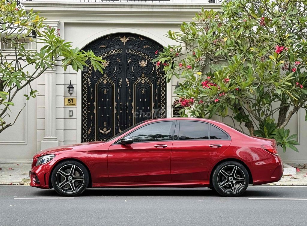 Mercedes C 300 AMG model 2020 thể thao. Mua bán Ô tô tại Quận 7 Tp Hồ Chí Minh được đăng bởi Hồ Tuấn  hình 3