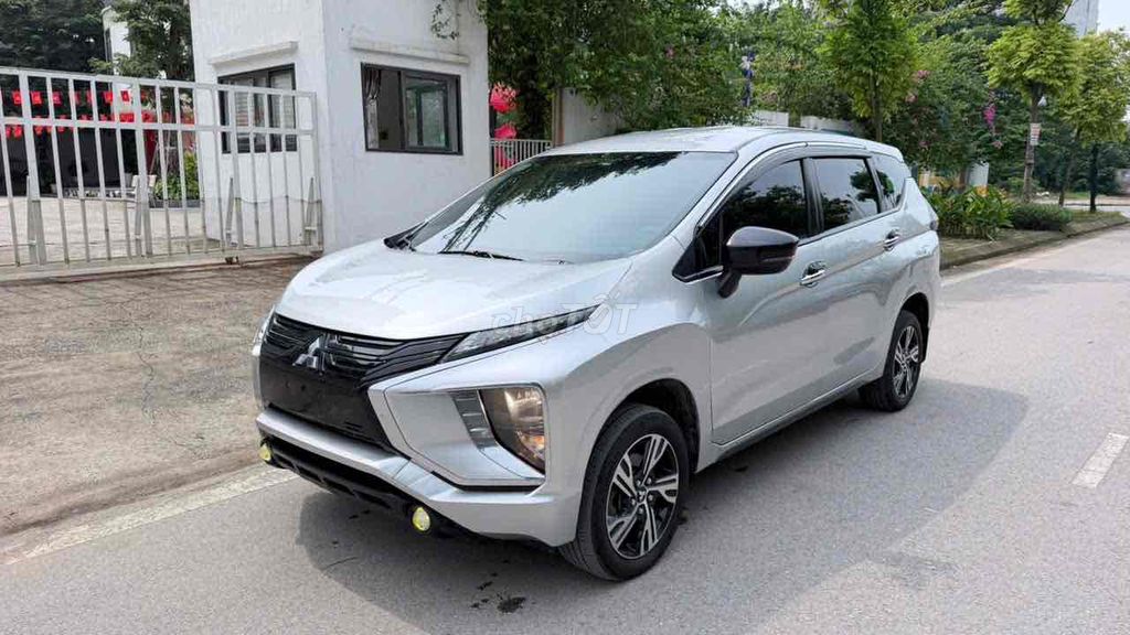Mitsubishi Xpander 2020 Механика Бензин Серебристый