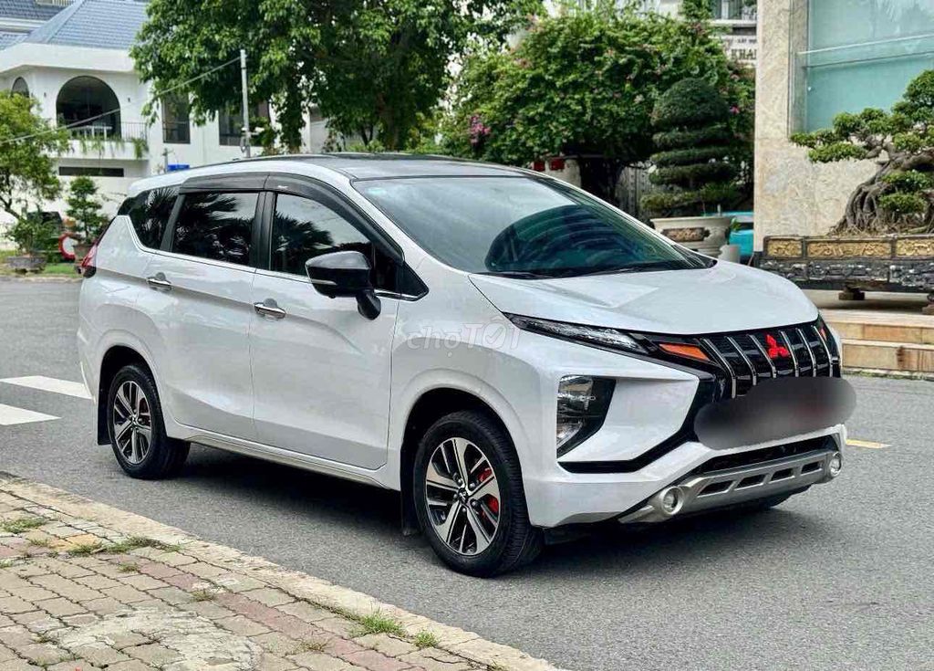 Mitsubishi Xpander 2019 Белый Автомат 7 мест