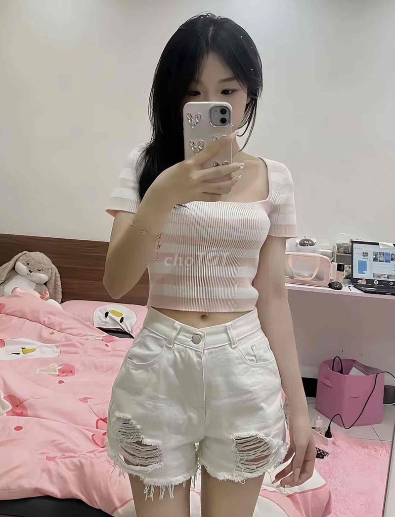 Áo croptop nữ len gân hồng sọc trắng. Mua bán Quần áo tại Huyện M'Đrắk Đắk Lắk được đăng bởi Châu Anh hình 1