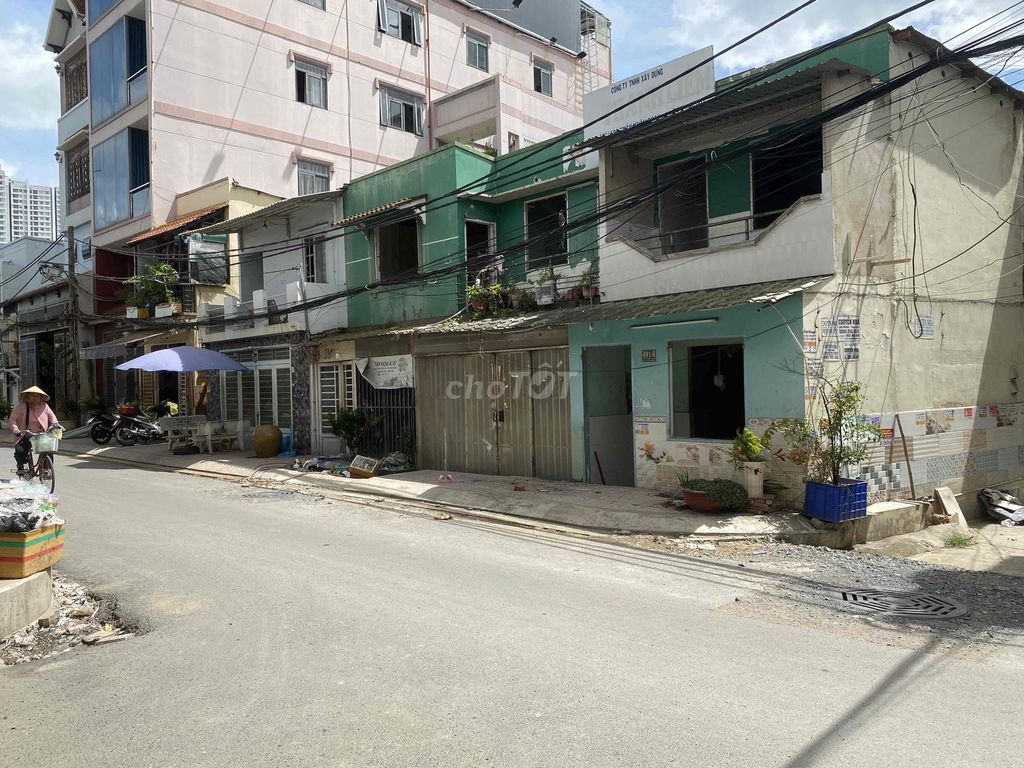 cho thuê 4 căn trệt lầu 16x16 nở hậu 20 691 trần Xuân Soạn