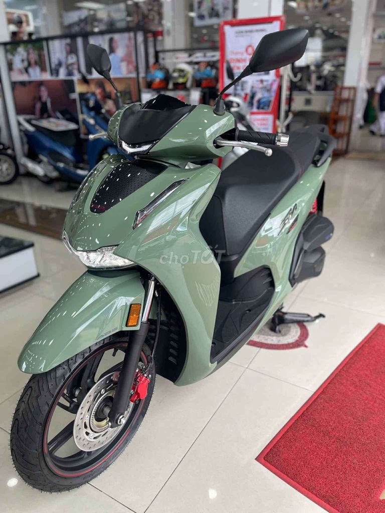 Honda SH 350i 2025 Зеленый авокадо 6000 км