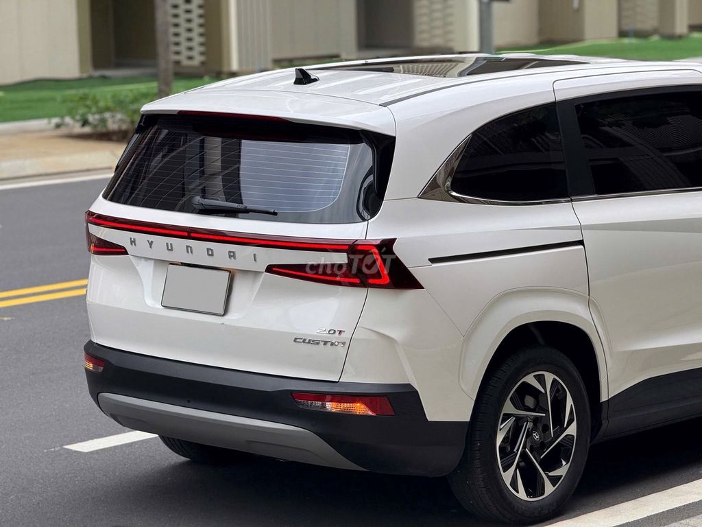 Hyundai Custin 2024 photo 2