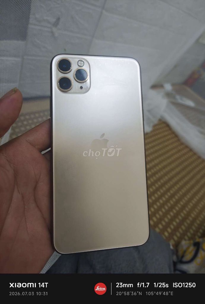 Apple iPhone 11 Pro Max 64GB Vàng Đã sử dụng. Mua bán Điện thoại tại Quận Hoàng Mai Hà Nội được đăng bởi hà văn tuấn hình 1