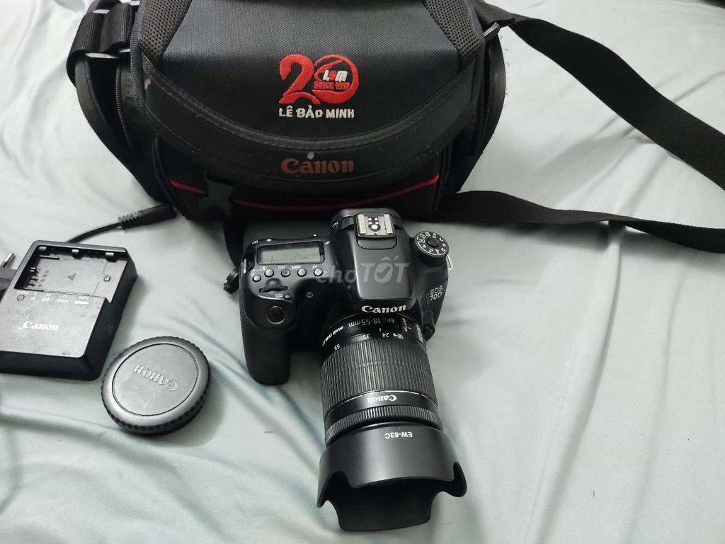 Canon 70D + lens Kit 18-55 STM sáng đẹp