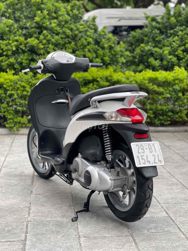 Liberty 125 ie 2012 màu trắng xe như mới. Mua bán Xe máy tại Quận Cầu Giấy Hà Nội được đăng bởi Anh Khoa hình 6
