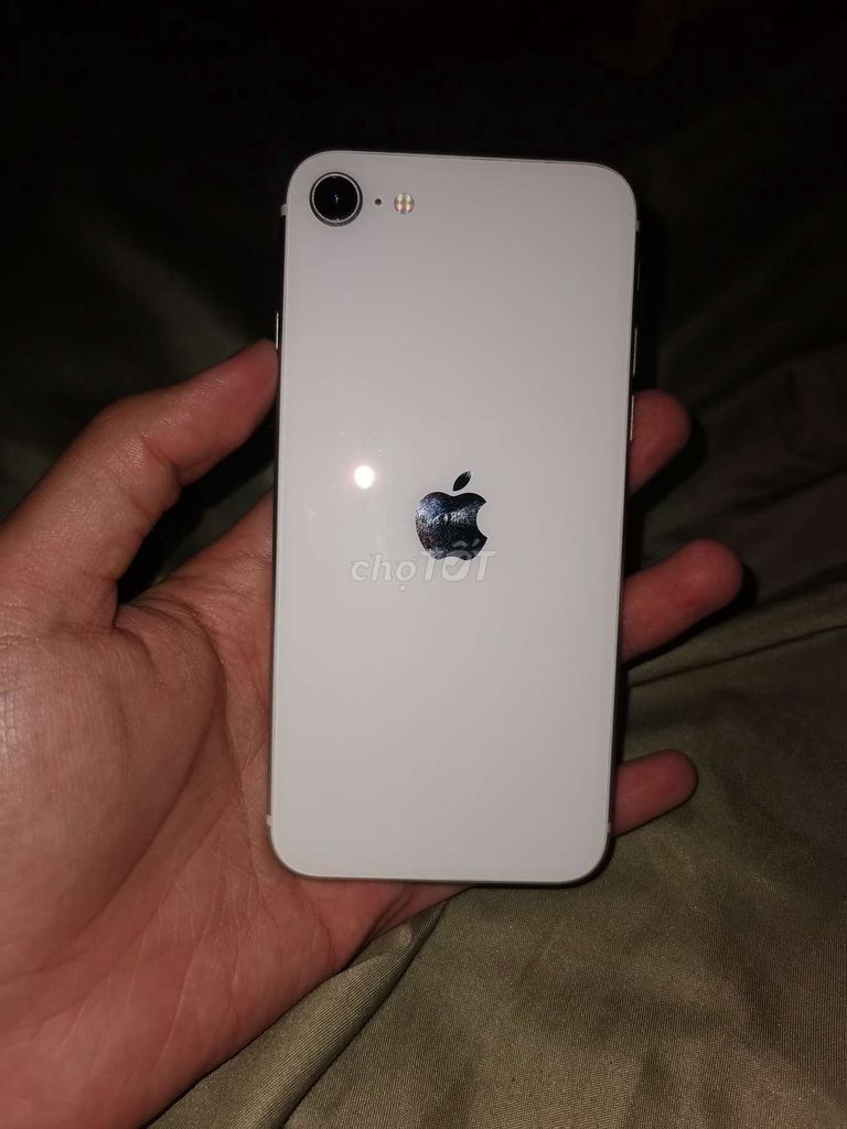 Apple iPhone SE 2 Trắng Đã sử dụng. Mua bán Điện thoại tại Quận Hoàng Mai Hà Nội được đăng bởi Nguyễn Minh Đức hình 1