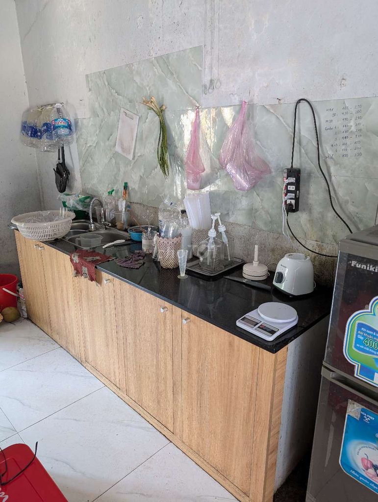 Quầy pha chế Gỗ, mặt đá, Còn sử dụng tốt. Mua bán Đồ chuyên dụng, Giống nuôi trồng tại Thành phố Huế Thừa Thiên Huế được đăng bởi chung  hình 1