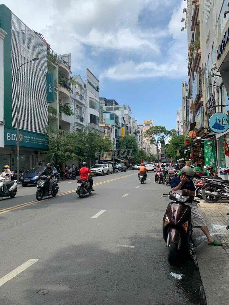 Giá siêu tốt! Mặt tiền Võ Văn Tần P5Q3, dt 45m2, 6 tầng mới đẹp