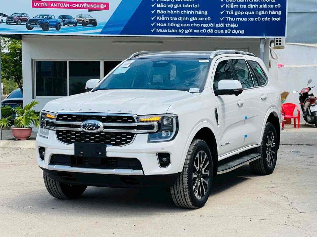 Ford Everest Platinum 2024 new