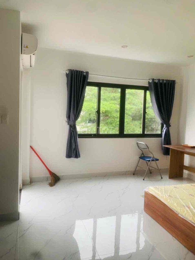 Cho thuê phòng Ecocharm giá 4tr/ tháng"