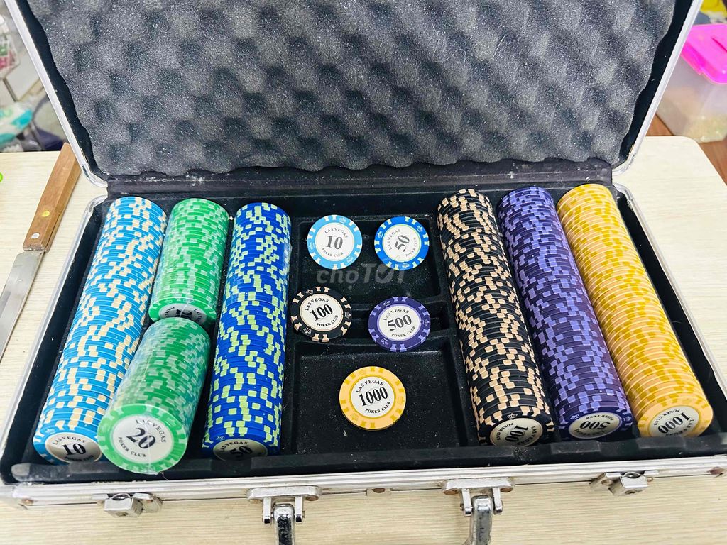 Bộ chip Poker 300 chip Khá mới. Mua bán Sở thích khác tại Huyện Thanh Trì Hà Nội được đăng bởi Đoàn Trọng Nhật hình 1