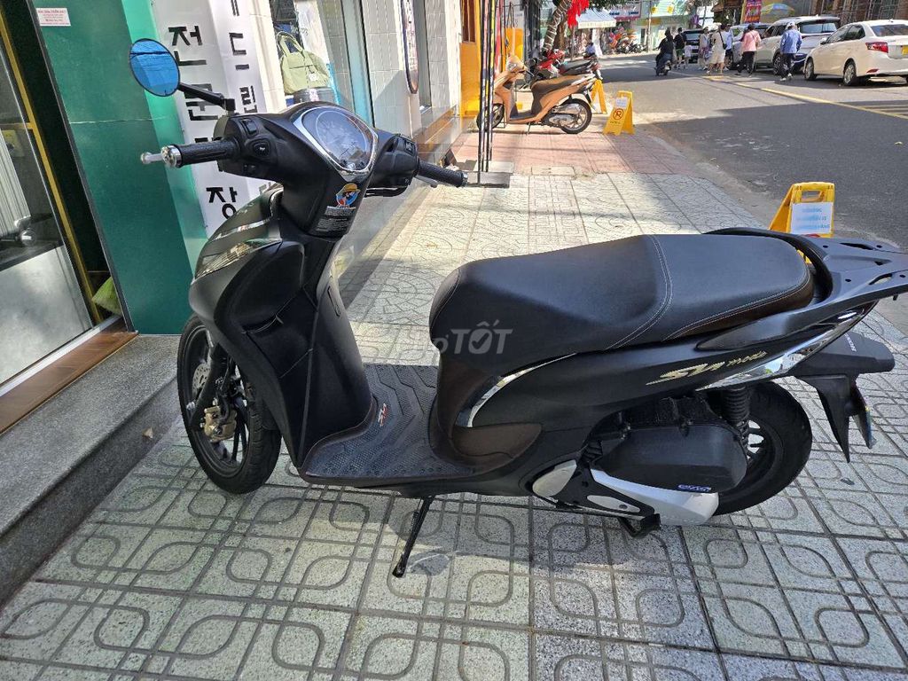 Chính chủ,ABS đen nhám thể thao,sx22 lăn bánh 23. Mua bán Xe máy tại Thành phố Nha Trang Khánh Hòa được đăng bởi ngoc hình 3