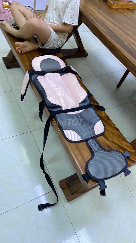 Đệm ghế ô tô Hồng, Xám cho bé. Mua bán Mẹ và bé tại Quận Liên Chiểu Đà Nẵng được đăng bởi Ken hình 1