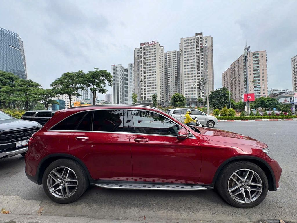 Mercedes Benz GLC Class 2017 300 - 55000 km. Mua bán Ô tô tại Quận Thanh Xuân Hà Nội được đăng bởi Nguyễn Tuấn Hoàng hình 13