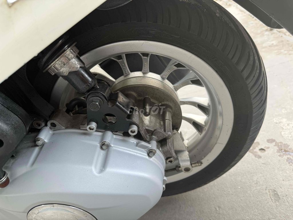 2015 đèn vuon xe đep may zin êm xe đúng chủ. Mua bán Xe máy tại Quận Ninh Kiều Cần Thơ được đăng bởi CHXM Thanh Hồng hẻm 233 hình 5