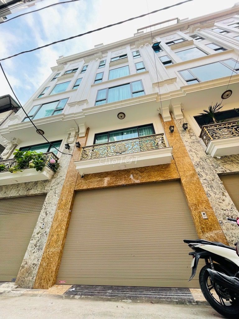 Cho thuê nhà Trần Quốc Hoàn, Thông sàn, thang máy, 65m, 6 tầng, 35tr