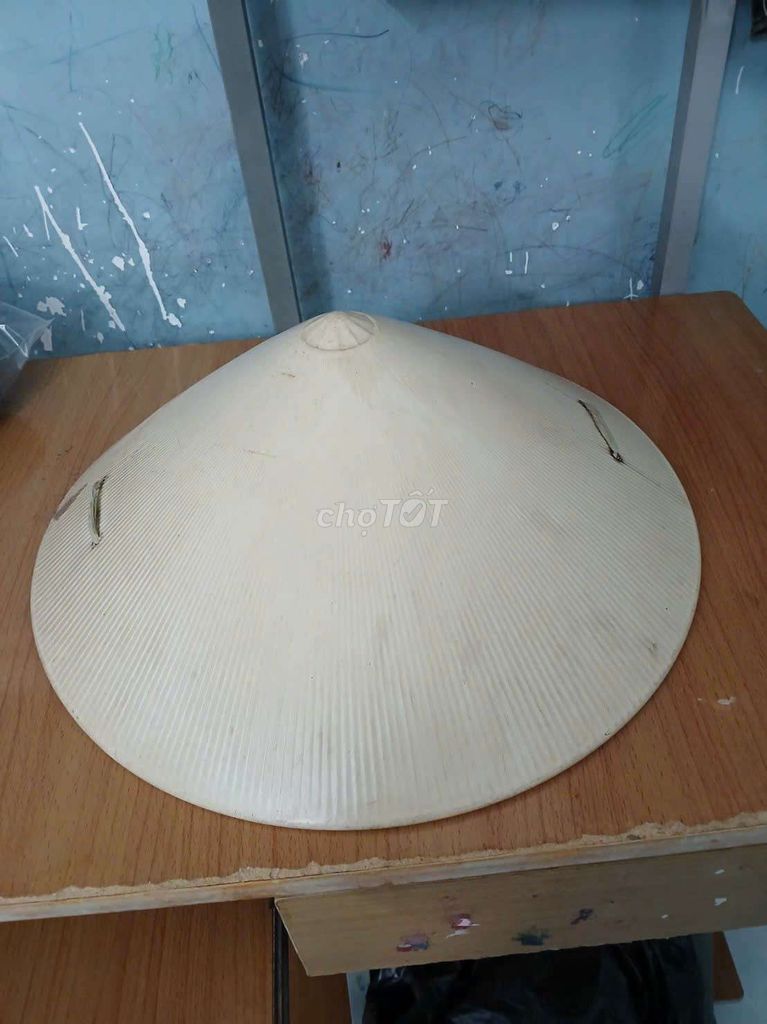 Nón lá nhựa trắng ngà. Mua bán Phụ kiện thời trang khác tại Quận 8 Tp Hồ Chí Minh được đăng bởi trương thị kim Giao hình 1