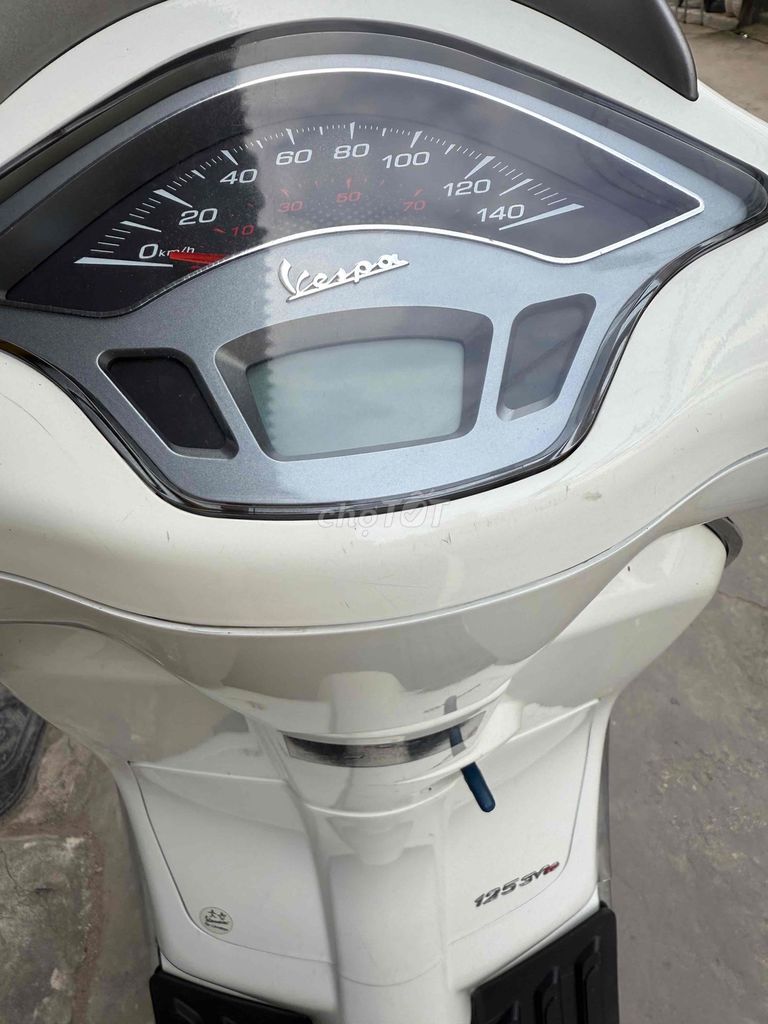 2015 đèn vuon xe đep may zin êm xe đúng chủ. Mua bán Xe máy tại Quận Ninh Kiều Cần Thơ được đăng bởi CHXM Thanh Hồng hẻm 233 hình 4