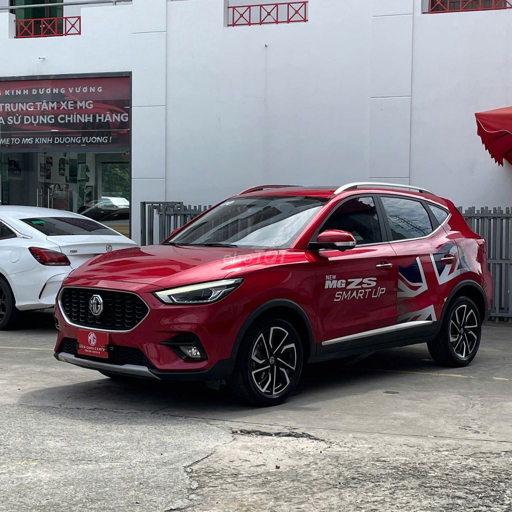 MG ZS Lux 2023 - màu Đỏ - 3v8 km