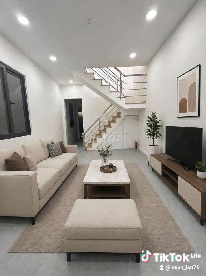 cần bán gấp nhà P ĐHT Gần khu an sương DT 4,5 x15 1 trệt 1 lầu 3PN 2WS