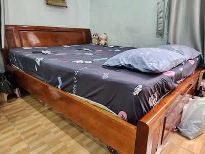 Giường gỗ kèm đệm lò xo (Thanh lý để chuyển nhà)