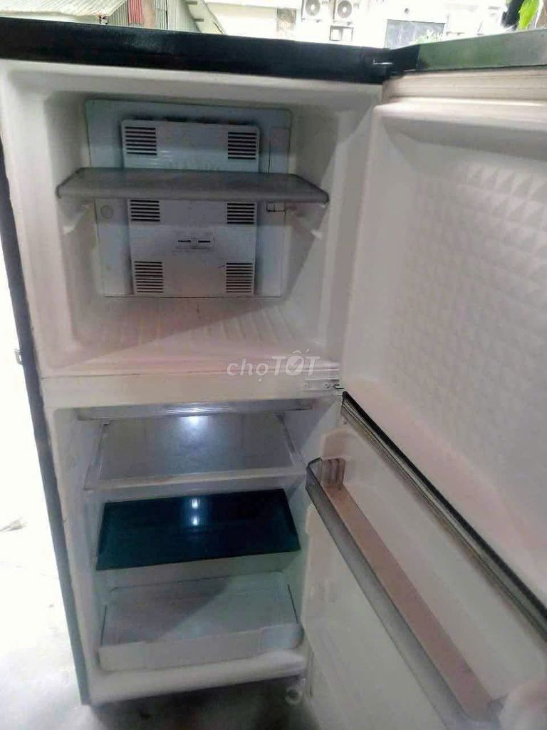 Tủ lạnh Inverter 170L Đen. Mua bán Tủ lạnh tại Quận Đống Đa Hà Nội được đăng bởi Trần Văn Hậu hình 1