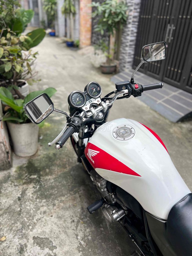 Honda CB400 Revo Trắng Đỏ bản đặc biệt phanh ABS. Mua bán Xe máy tại Quận Gò Vấp Tp Hồ Chí Minh được đăng bởi Minh Tùng hình 7